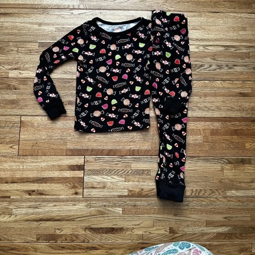 Halloween Candy 2 Piece Pajama Set‎ Size 5